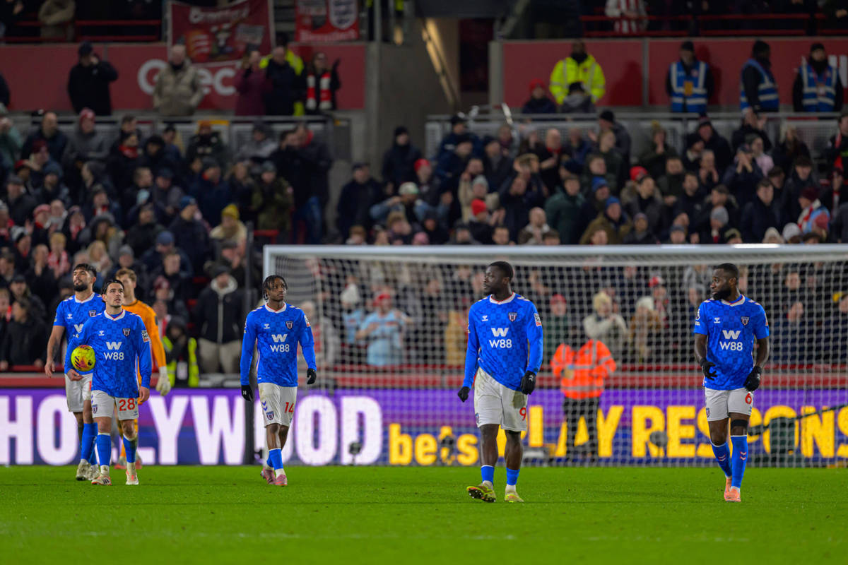 英雄联盟比赛-关于今晚意甲焦点战，阿斯顿维拉临场应变，气氛紧张，团队化学反应显著的信息