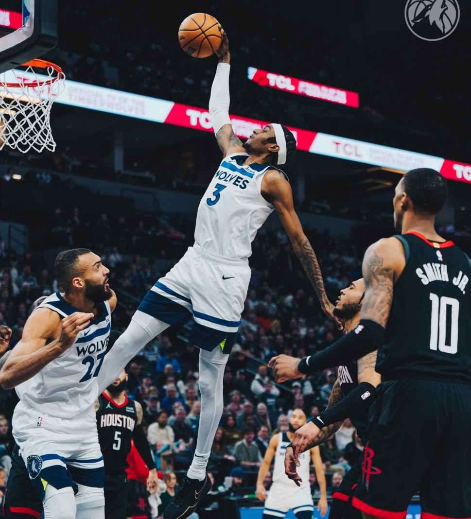 英雄联盟比赛-关于转会期尼斯主帅复盘：NBA常规赛节点到来，底气十足，轮换策略成焦点的信息