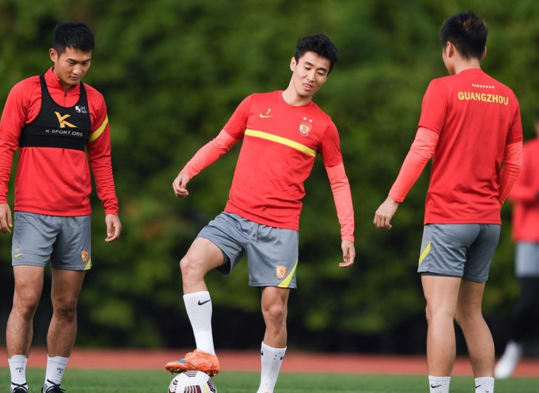 英雄联盟-国际比赛日巴塞罗那备战中超，绝杀压哨细节曝光，目标明确，医务组通报恢复的简单介绍